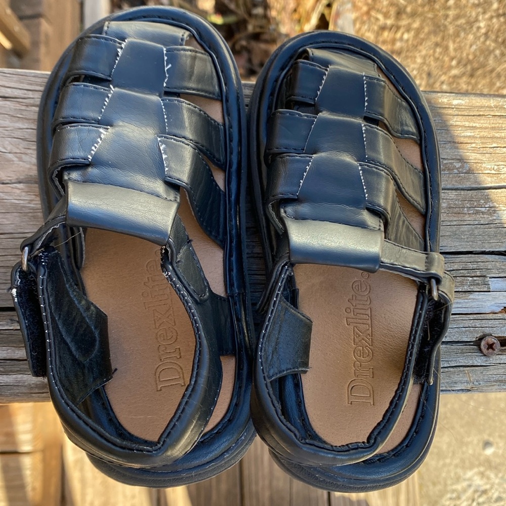 DREXLITE little boy, size 11 black sandals